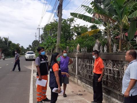 ลงพื้นที่น้ำท่วมขังและพบปะพูดกับผู้ประสบอุทกภัย