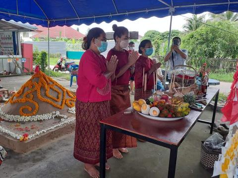 ร่วมงานพิธีไหว้ศาลตาปู่ (บ้านหนองเสม็ดพัฒนา)