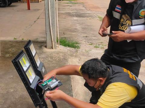 การติดตั้งโคมไฟฟ้าส่องถนนพลังงานแสงอาทิตย์ (บ้านหนองตาเข้ม)