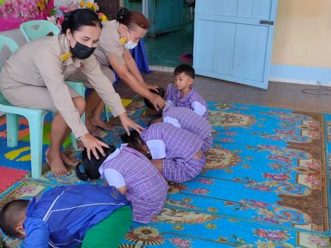 ร่วมพิธีไหว้ครู (ศูนย์เด็กเล็กบ้านหนองงิ้วหนองไทร)