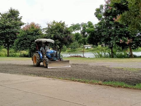 ปรับปรุงภูมิทัศน์บริเวณสำนักงาน