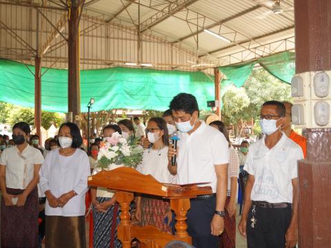 เข้าร่วมพิธีเปิดโครงการส่งเสริมประเพณีแห่เทียนพรรษา