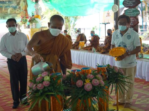 เข้าร่วมพิธีเปิดโครงการส่งเสริมประเพณีแห่เทียนพรรษา