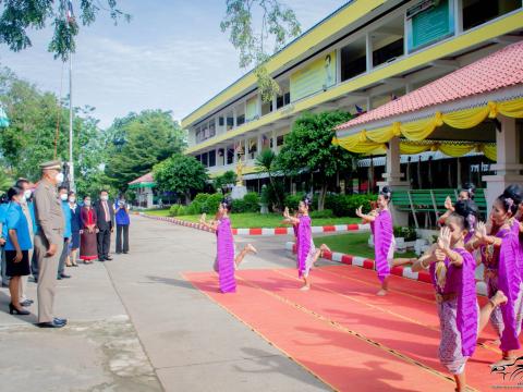 ลงพื้นที่ตรวจเยี่ยมคณะครูและนักเรียน