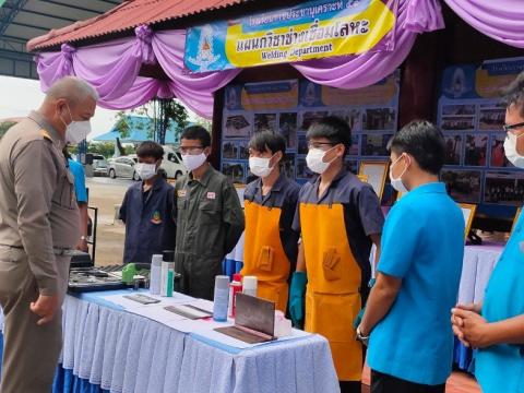 ลงพื้นที่ตรวจเยี่ยมคณะครูและนักเรียน