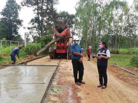 ลงพื้นที่ติดตามการก่อสร้างถนนคอนกรีตเสริมเหล็ก (หมู่ที่ 6)