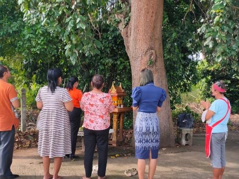 ไหว้ศาลพระภูมิเจ้าที่