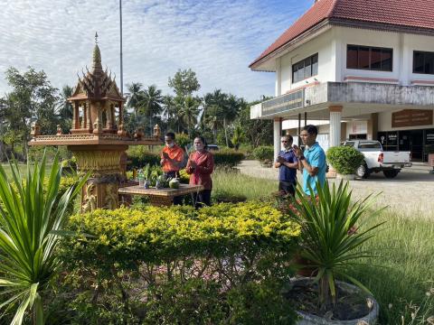 ไหว้ศาลพระภูมิ