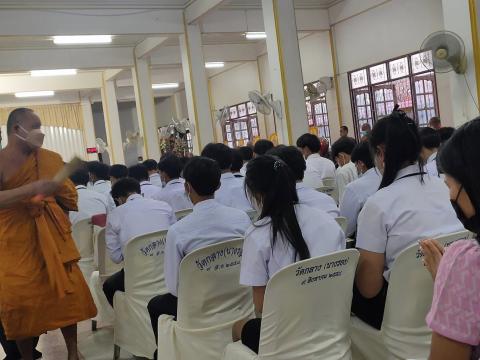 ร่วมเจริญพระพุทธมนต์และเจริญจิตตภาวนา