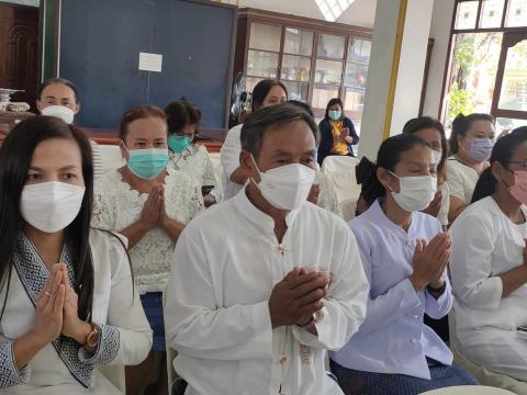 ร่วมเจริญพระพุทธมนต์และเจริญจิตตภาวนา