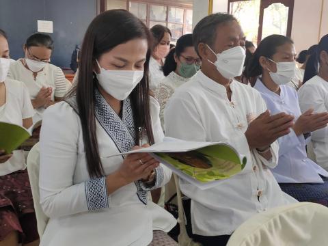 ร่วมเจริญพระพุทธมนต์และเจริญจิตตภาวนา