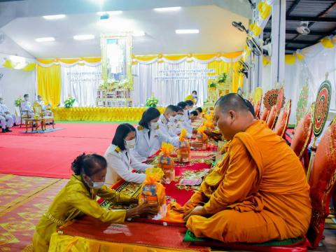 ร่วมพิธีบำเพ็ญกุศลและพิธีน้อมรำลึกเนื่องในวันคล้ายวันสวรรคต พระบาทสมเด็จพระบรมชนกาธิเบศร มหาภูมิพลอดุลยเดชมหาราช บรมนาถบพิตร