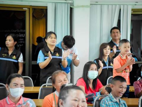 โครงการปรับบ้านเป็นห้องเรียนเปลี่ยนพ่อแม่เป็นครู