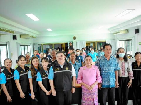 โครงการปรับบ้านเป็นห้องเรียนเปลี่ยนพ่อแม่เป็นครู