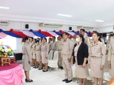 เข้าร่วมพิธีวางพานพานพุ่มดอกไม้สด เนื่องใน "วันท้องถิ่นไทย"