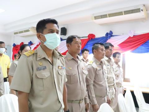 เข้าร่วมพิธีวางพานพานพุ่มดอกไม้สด เนื่องใน "วันท้องถิ่นไทย"