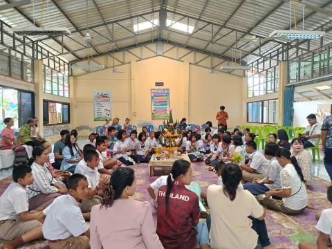 ร่วมพิธีมอบระเบียนแสดงผลการเรียนและปัจฉิมนิเทศ