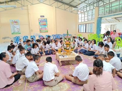 ร่วมพิธีมอบระเบียนแสดงผลการเรียนและปัจฉิมนิเทศ