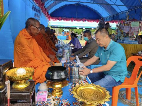 จัดพิธีทอดผ้าป่าสามัคคีเพื่อการศึกษาศูนย์พัฒนาเด็กเล็กองค์การบริหารส่วนตำบลนางรอง