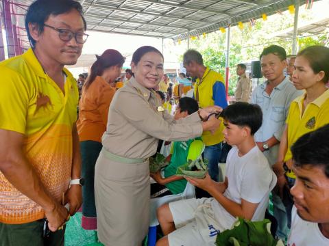 ร่วมพิธีปลงผมนาค จำนวน 73 รูป ตามโครงการบรรพชาสามเณรฤดูร้อน