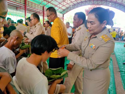 ร่วมพิธีปลงผมนาค จำนวน 73 รูป ตามโครงการบรรพชาสามเณรฤดูร้อน