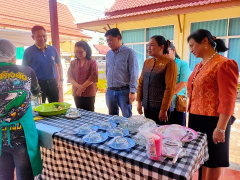 ร่วมพิธีเป็นเกียรติในการอบรมวิชาชีพตามมาตฐานฝีมือแรงงานและประกวดทำอาหาร