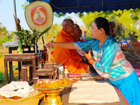 ร่วมพิธีทำบุญตักบาตรตาปู่หนองพลวง บ้านคอกควายหมู่ที่7 ตำบลนางรอง อำเภอนางรอง จังหวัดบุรีรัมย์