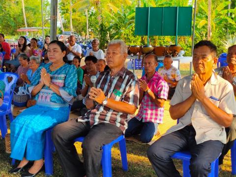 ร่วมพิธีทำบุญตักบาตรตาปู่หนองพลวง บ้านคอกควายหมู่ที่7 ตำบลนางรอง อำเภอนางรอง จังหวัดบุรีรัมย์