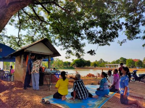 ร่วมพิธีทำบุญตักบาตรตาปู่หนองพลวง บ้านคอกควายหมู่ที่7 ตำบลนางรอง อำเภอนางรอง จังหวัดบุรีรัมย์