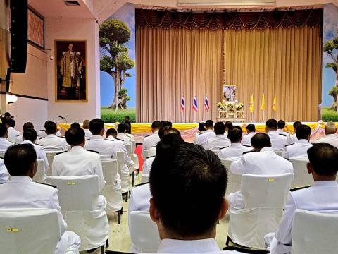 เข้าร่วมพิธีรับพระราชทานพระบรมฉายาลักษณ์พระบาทสมเด็จพระเจ้าอยู่หัว ที่ฉายกับสมเด็จพระนางเจ้าฯ พระบรมราชินี ณ หอประชุมจังหวัดบุรีรัมย์